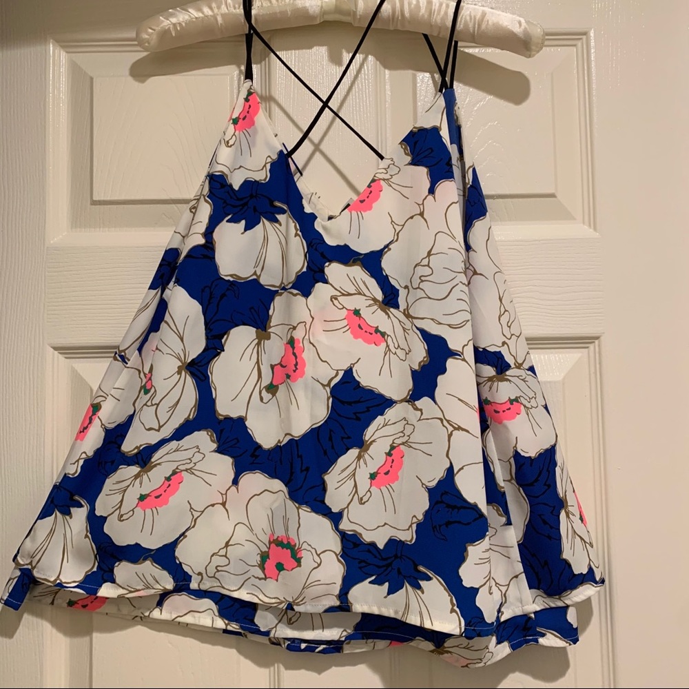 Flower Patterned Swing Top - Picture 2 of 6
